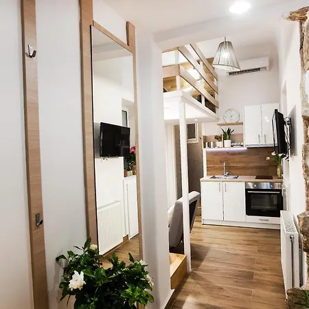 Liliput Thissio Studio, 5' To Acropolis! * Athens